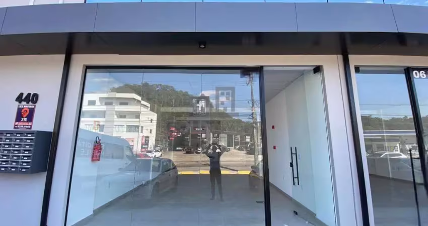 Sala comercial bem localizada na rua geral de dom joaquim !!