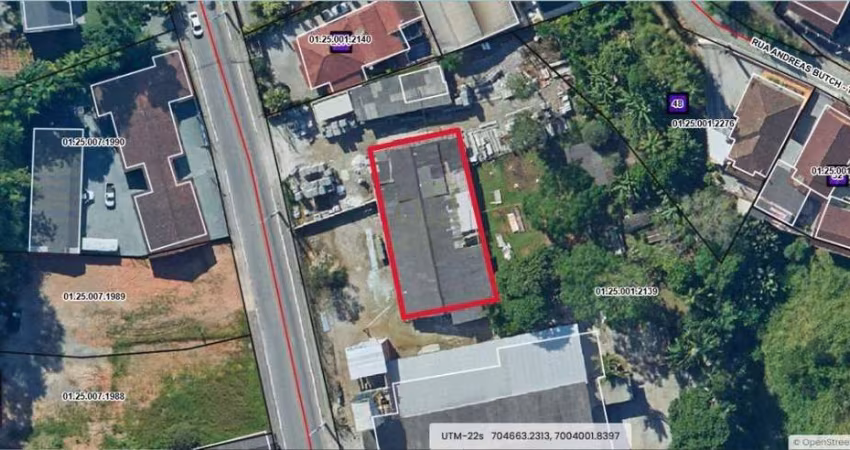 Galpão com 150m² bem localizado no bairro São Pedro-Brusque!!