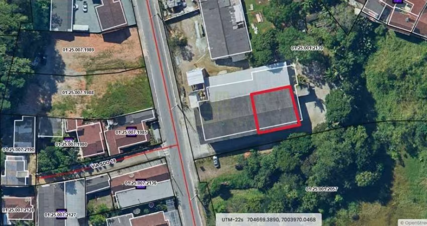 Galpão com 225m² bem localizado no bairro São Pedro-Brusque!!