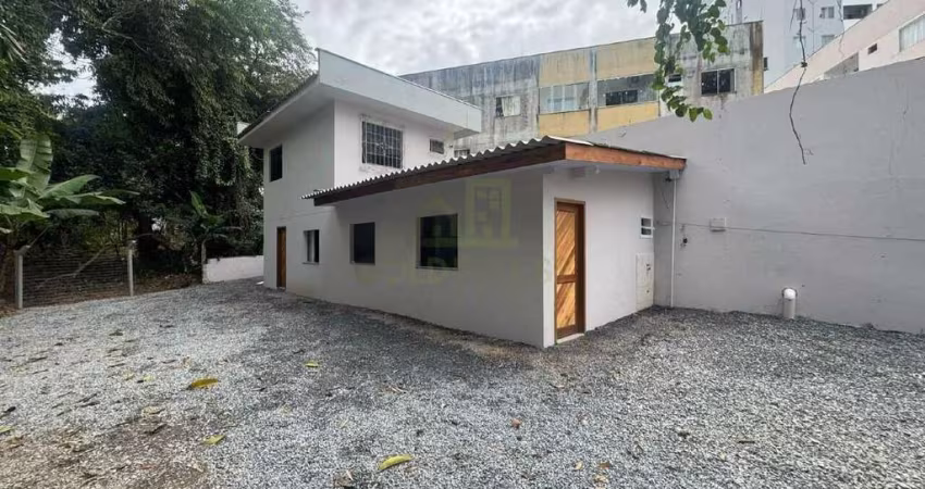 Casa com 1 quarto no Centro de Brusque!!!