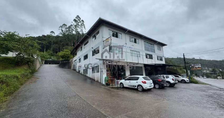 Sala comercial com 200m² no bairro Primeiro de Maio!!!