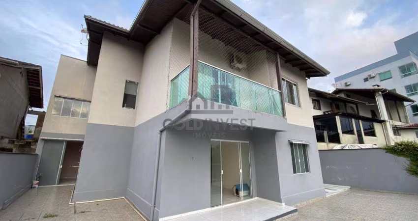 Casa com 3 dormitórios no bairro Souza Cruz-Brusque