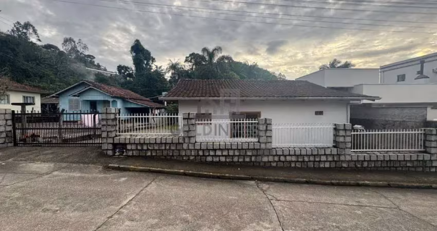 Casa com 3 quartos no bairro Cedrinho!!!