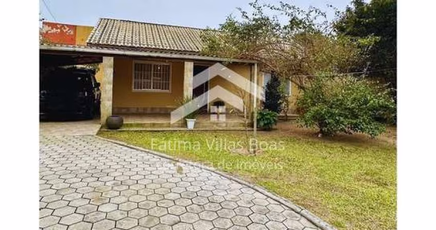 CASA COM AMPLO QUINTAL À VENDA NO RIO VERMELHO FLORIANÓPOLIS