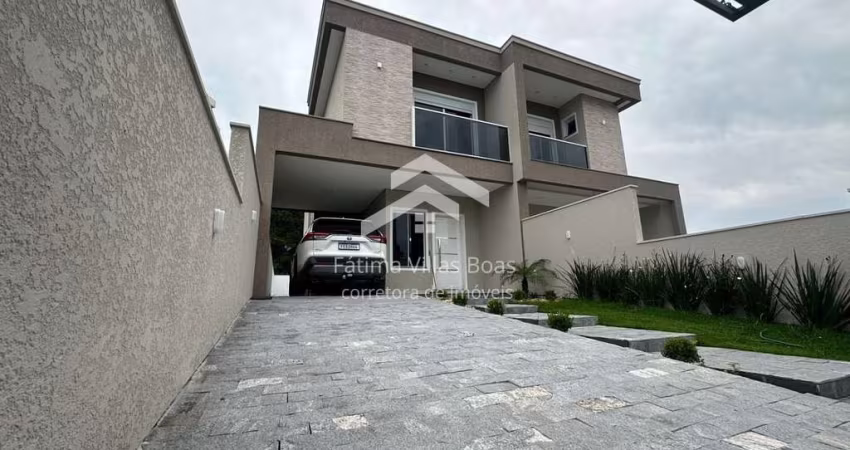 Sobrado novo pronto para morar com 3 quartos à venda em excelente localização no Rio Vermelho em Florianópolis