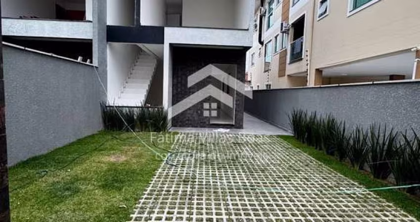 Casa estilo sobrado à Venda - Ingleses do Rio Vermelho, Florianópolis - SC