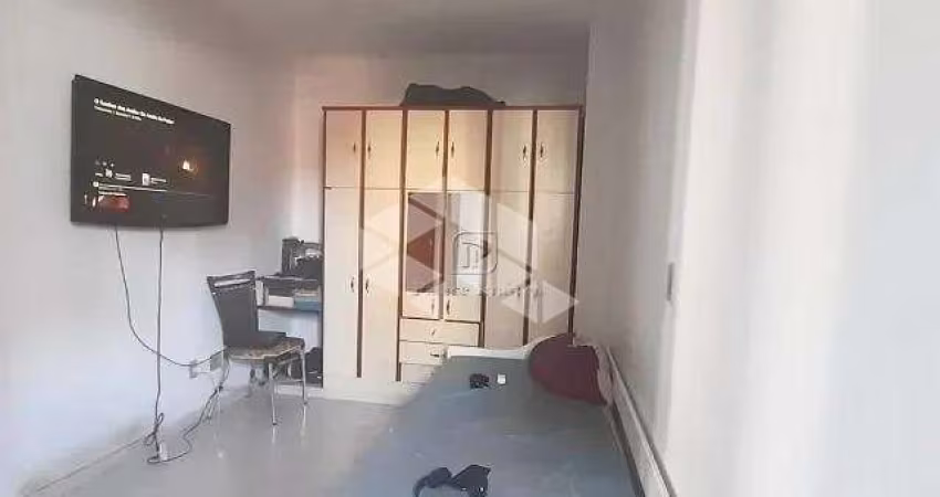 VENDE-SE APARTAMENTO CENTRO. 3 DORMITÓRIOS 2 BANHEIROS
