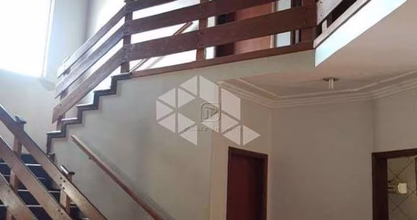 Sobrado à venda 3 dormitórios, 6 vagas, Bairro Comercial Palmares.