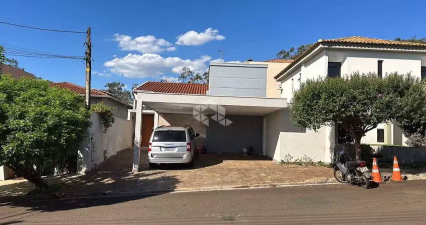 Casa em condomínio de alto padrão - área gourmet - piscina aquecida - energia solar