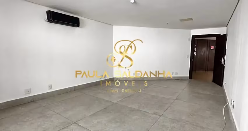 Oportunidade Imperdível! Sala Comercial já com ar condicionado e 2 vagas de garagem!