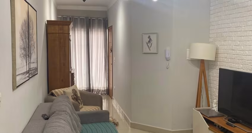 Um lar com espaço, conforto e excelente localização espera por você !