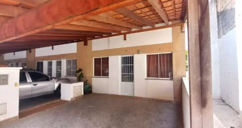Venha morar no jaraguá! linda casa no condomínio com 3 dormitórios.