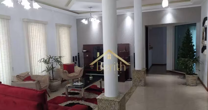 Sobrado com 3 dormitórios à venda, 310 m² por R$ 850.000,00 - Granja Daniel - Taubaté/SP
