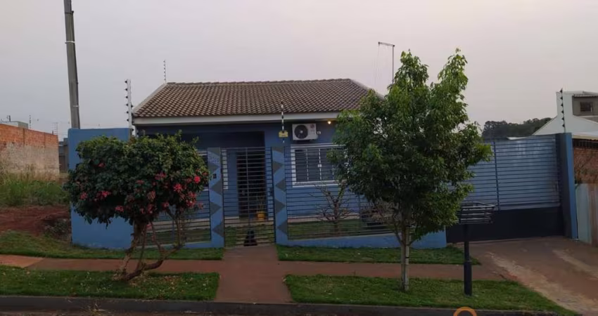Casa para Venda em Campo Mourão, Jardim Ipanema, 2 dormitórios, 2 banheiros, 2 vagas