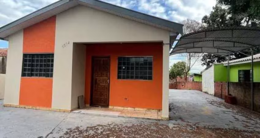 Casa para Locação em Campo Mourão, Jardim Pio XII, 3 dormitórios, 1 banheiro, 1 vaga