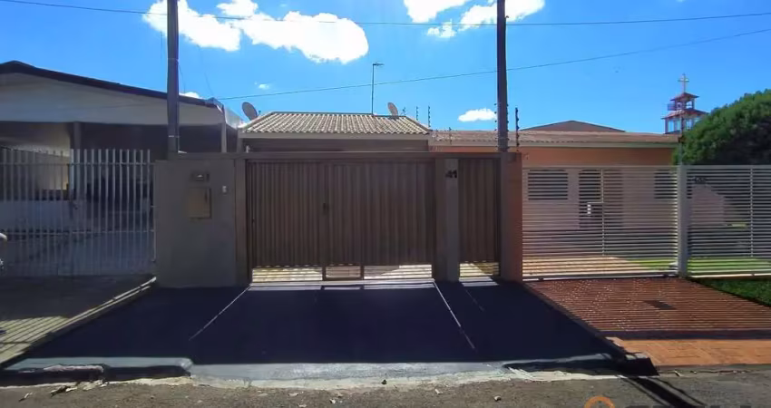 Casa para venda em campo mourão, jardim orly, 3 dormitórios, 1 suíte, 1 banheiro, 2 vagas