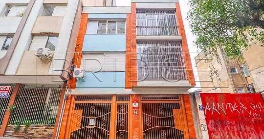 Prédio com 7 salas para alugar na Rua Duque de Caxias, 648, Centro Histórico, Porto Alegre