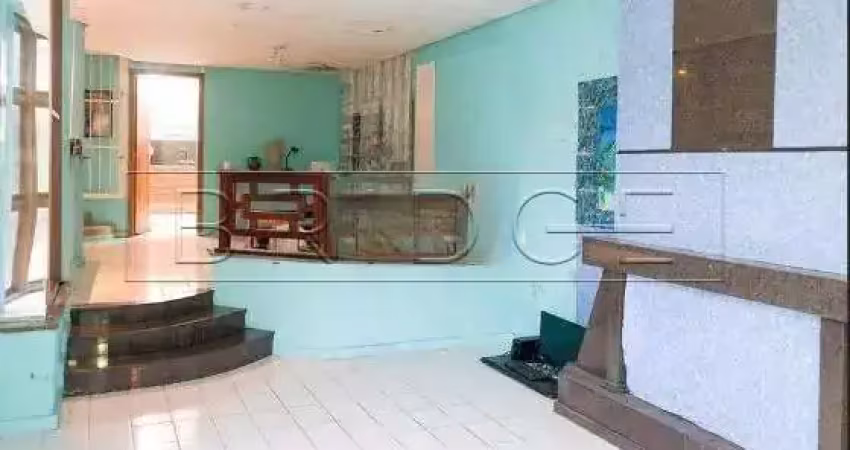 Casa em condomínio fechado com 3 quartos para alugar na Rua Matias José Bins, 1609, Chácara das Pedras, Porto Alegre