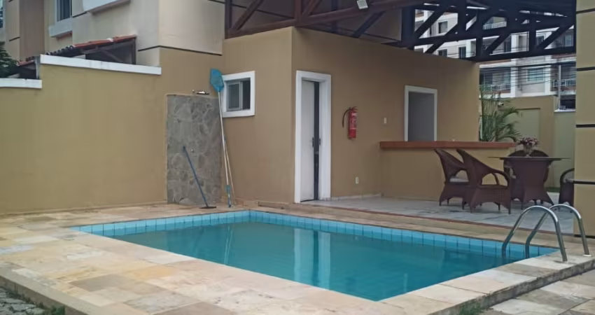 EXCELENTE CASA DÚPLEX EM CONDOMINIO NO BAIRRO PASSARÉ