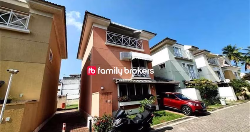 ÓTIMA CASA TRIPLEX COM 3 QUARTOS  E 192m² Á VENDA NO RECREIO | PRÓXIMO A PRAIA