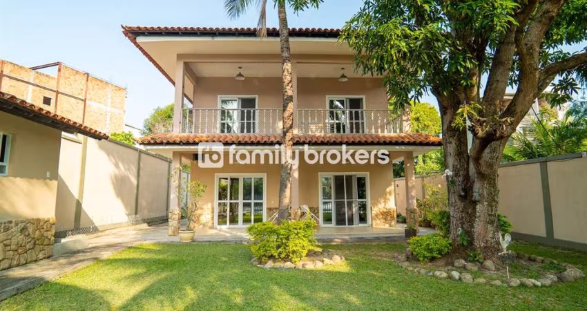 SEU REFÚGIO PARTICULAR: MARAVILHOSA CASA DUPLEX DE 3 QUARTOS | 250M² | LOCALIZAÇÃO PRIVILEGIADA
