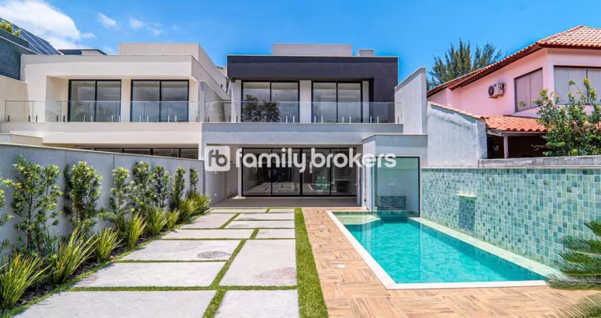 CONDOMÍNIO RIO MAR: CASA TRIPLEX CONTEMPORÂNEA COM 5 QUARTOS E 380m² Á VENDA