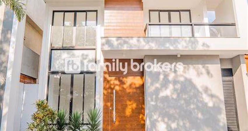 VIVENDAS DO SOL: CASA TRÍPLEX RECÉM CONSTRUÍDA À VENDA NA BARRA DA TIJUCA