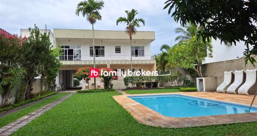 MARAVILHOSA CASA DUPLEX COM 4 QUARTOS EM TERRENO DE 1.000M NA BARRA DA TIJUCA