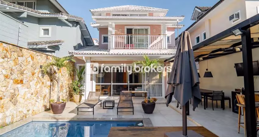 CONDOMÍNIO TERRA AMÉRICAS: CASA TRIPLEX COM 196m² | 5 SUÍTES | 2 VAGAS