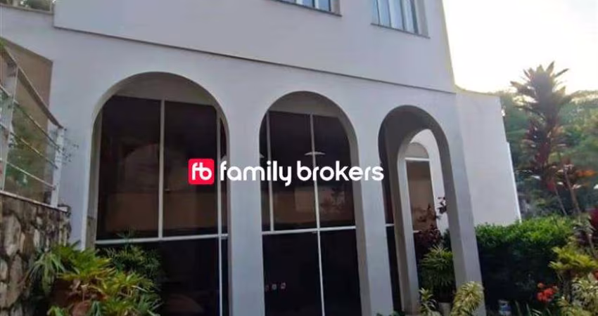 EXCELENTE CASA TRIPLEX DE 546M² | 4 SUÍTES | ÁREA DE LAZER - MORADAS VALE DAS PALMEIRAS