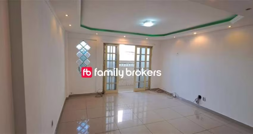 Casa Triplex em Curicica Rio de Janeiro – 3 Quartos, Suíte, Terraço e Vagas de Garagem