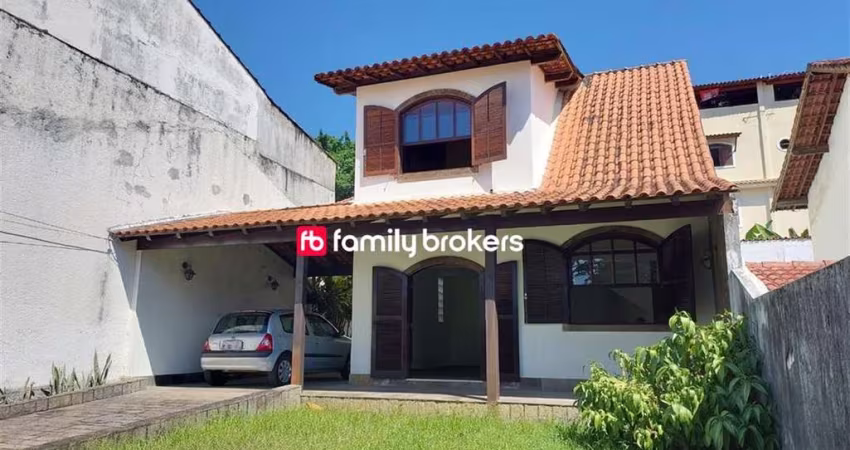 EXCELENTE CASA DE 200M² | 3 QUARTOS | ÁREA DE LAZER | 4 VAGAS - TAQUARA