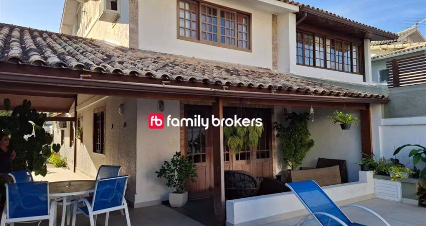 CASA TRIPLEX COM 4 QUARTOS SENDO 2 SUITES | PISCINA | 234M² - RECREIO