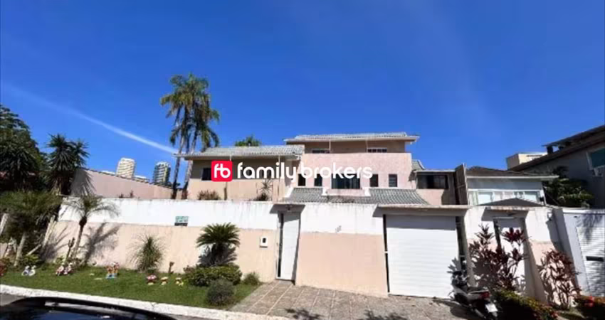 EXCELENTE CASA COM 720M² | 5 SUÍTES | AÁREA DE LAZER COM PISCINA - BARRA DA TIJUCA