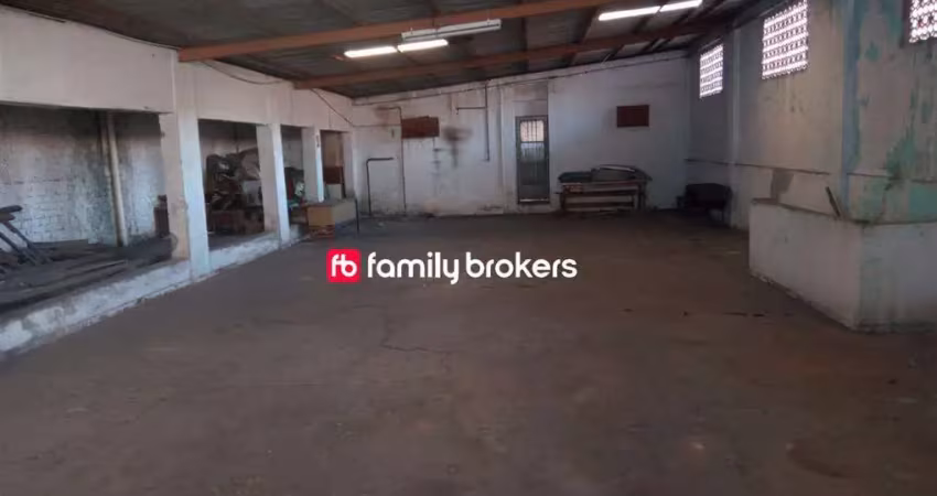 Galpão/loja em inhaúma, 1200m², servido a diversor seguimentos comerciais.