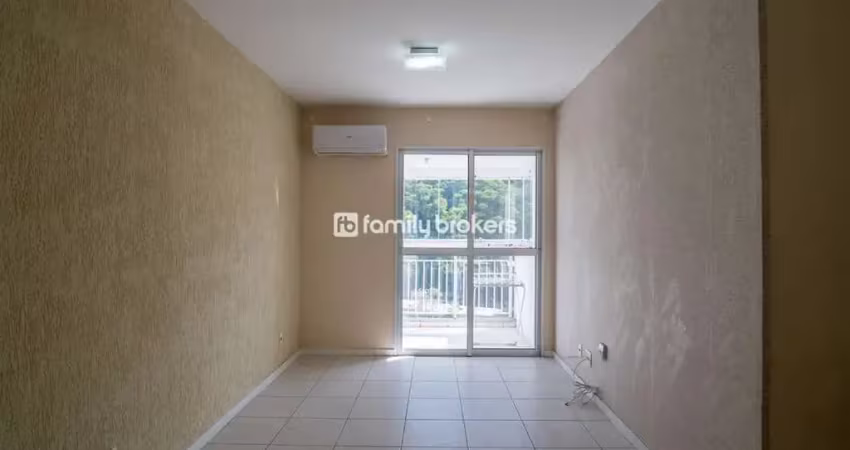 Confortável apartamento de 2 quartos | 65m² | 2 vagas de garagem - camorim
