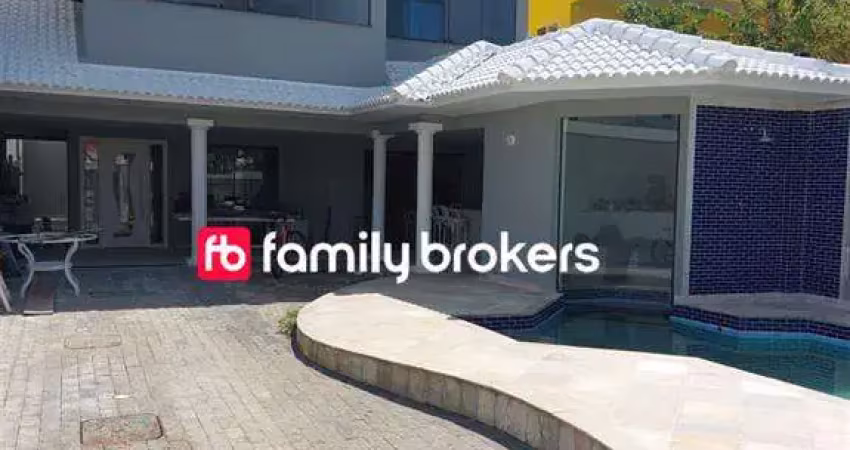 Condomínio vivendas do sol: belíssima casa triplex com 4 suítes e 350m² à venda