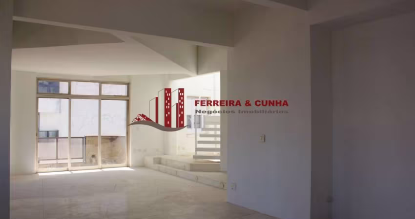 Apartamento Tríplex 642m² no bairro Santa Cecília.