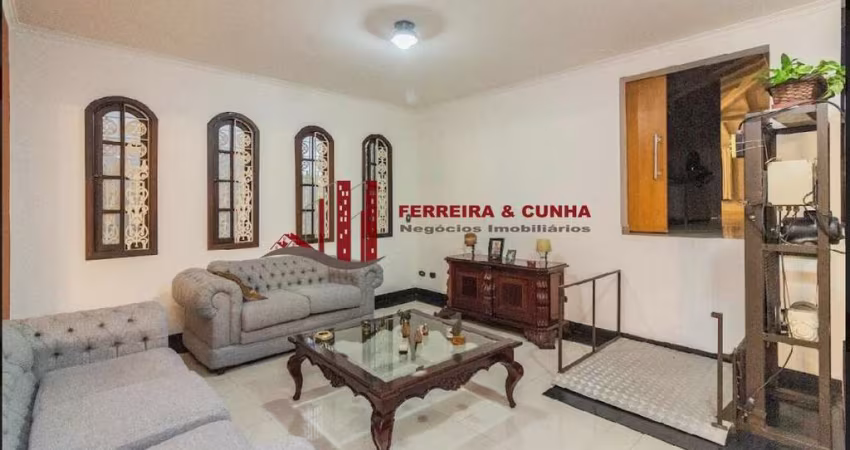 Excelente Casa de 409m² com piscina para locação no bairro Sitio do Mandaqui.