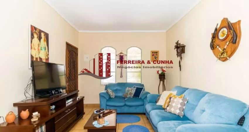 Sobrado 247m²  no bairro Vila Constância