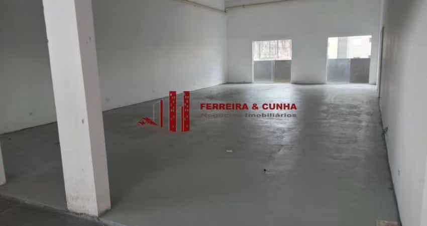 Salão comercial  de 240m² no bairro Parada Inglesa.