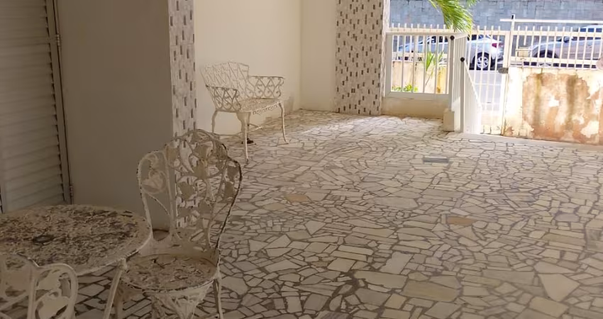 Apto 2/4 dependência Completa