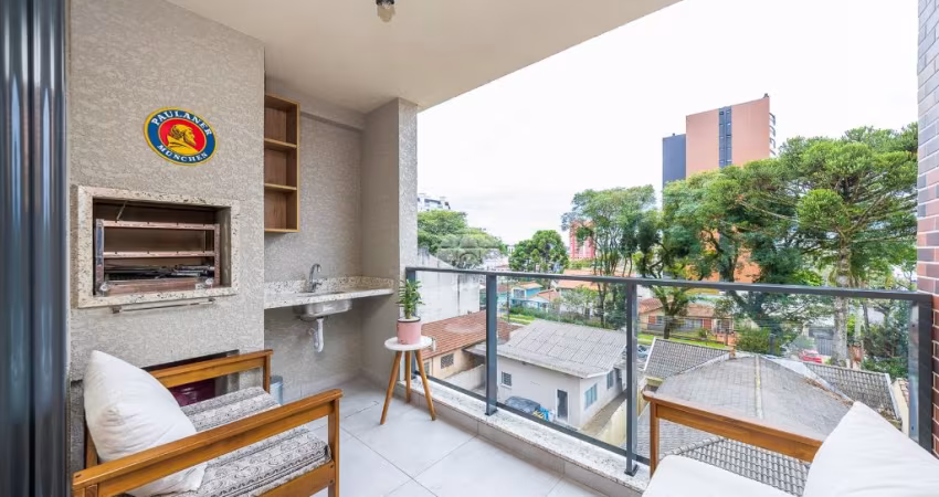 Belíssimo apartamento semi novo no Bacachei. Três dormitórios, sendo u, suíte.