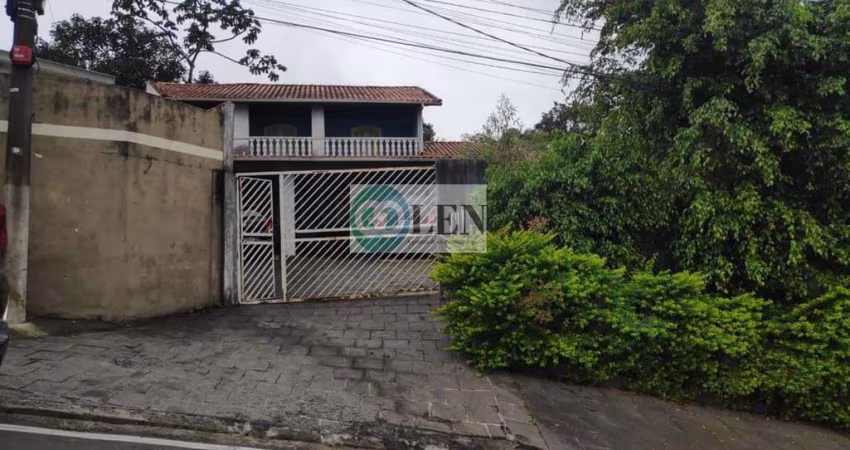 Casa para Venda em Arujá, Nossa Senhora do Carmo, 5 dormitórios, 1 suíte, 2 banheiros, 5 vagas