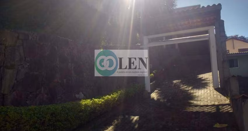 Casa para Venda em Arujá, Nossa Senhora do Carmo, 3 dormitórios, 1 suíte, 3 banheiros, 4 vagas