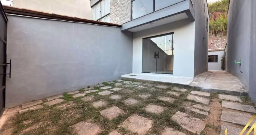 Casa com 3 quartos à venda na Praça Pimentel Duarte, Arcádia, Conselheiro Lafaiete