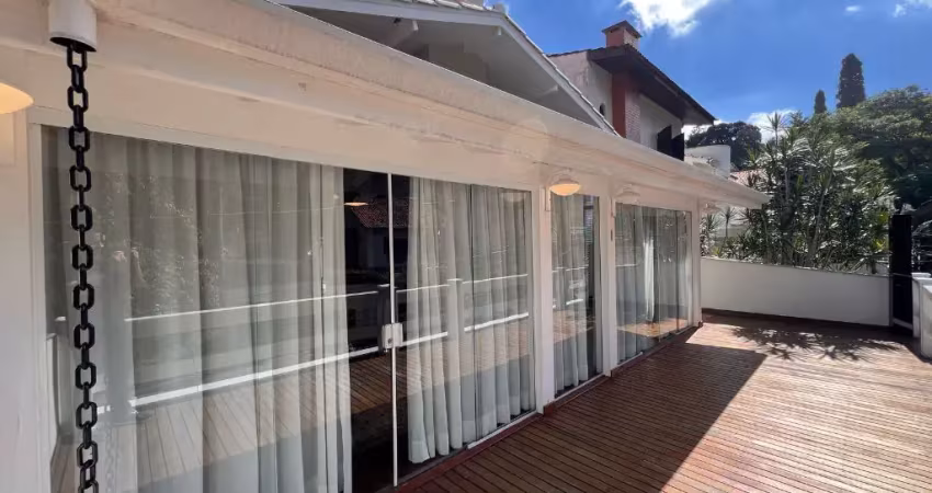 Casa sobrado - reformada | 3 dormitórios | 6 vagas | churrasqueira