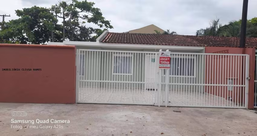 Casa para Temporada em Guaratuba, Brejatuba, 4 dormitórios, 1 suíte, 2 banheiros, 3 vagas