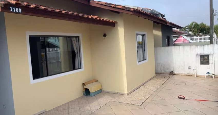 Casa para Venda em Guaratuba, Brejatuba, 3 dormitórios, 1 suíte, 2 banheiros, 1 vaga