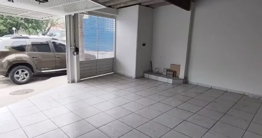Casa com 2 quartos para alugar na Rua Sabiá, 7777, Santa Maria, Santo André
